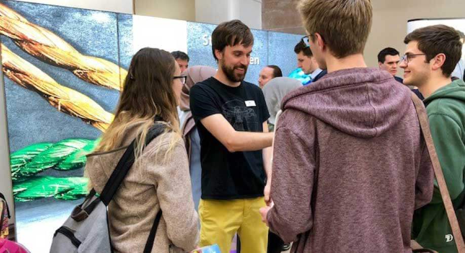 News AFI auf der KITT News AFI auf der KITT Messestand mit Studierenden und AFI Mitarbeitern