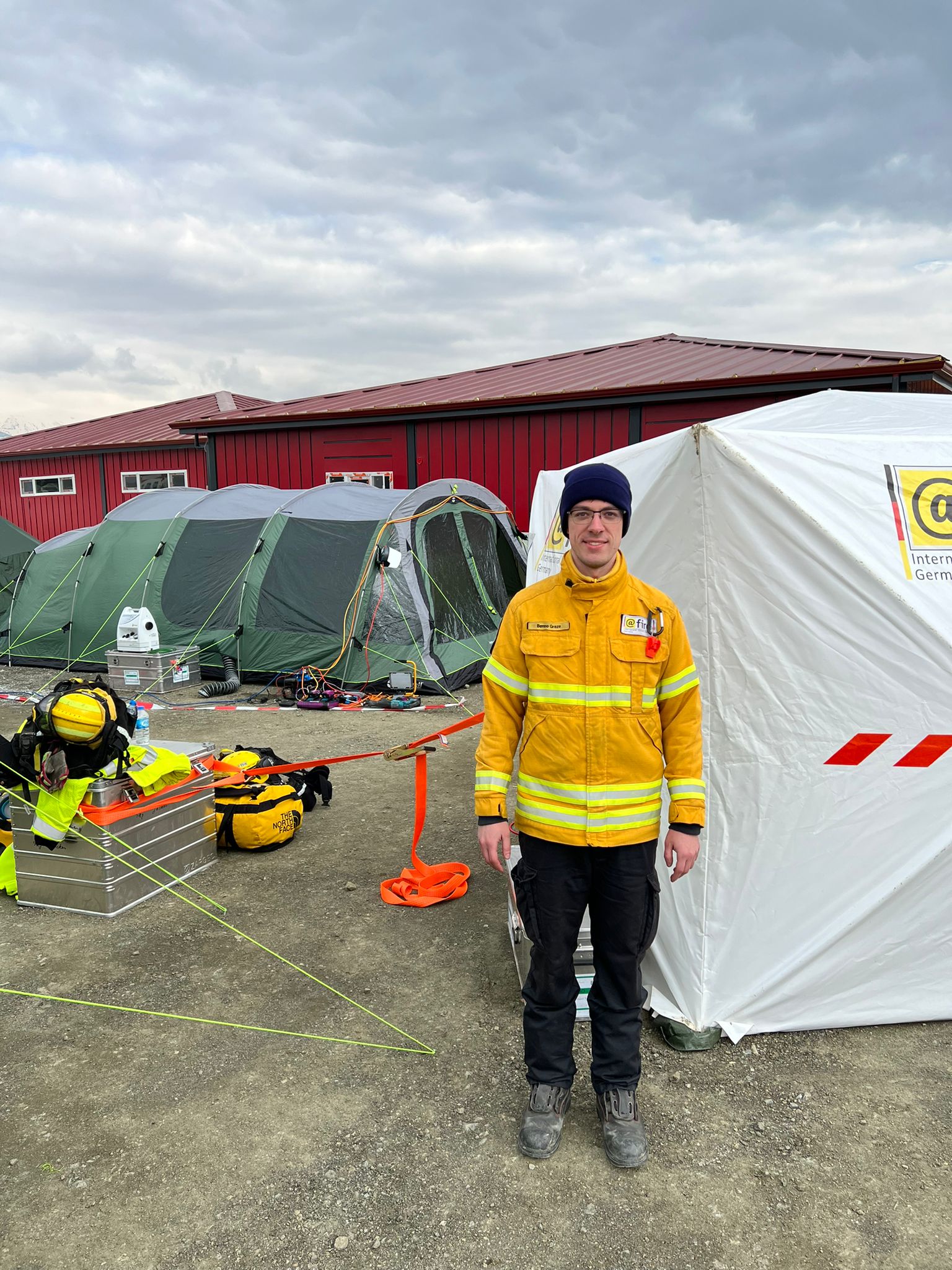 Kahramanmaras, Rettungsdienst, Rettungshelfer, Rettungscamp