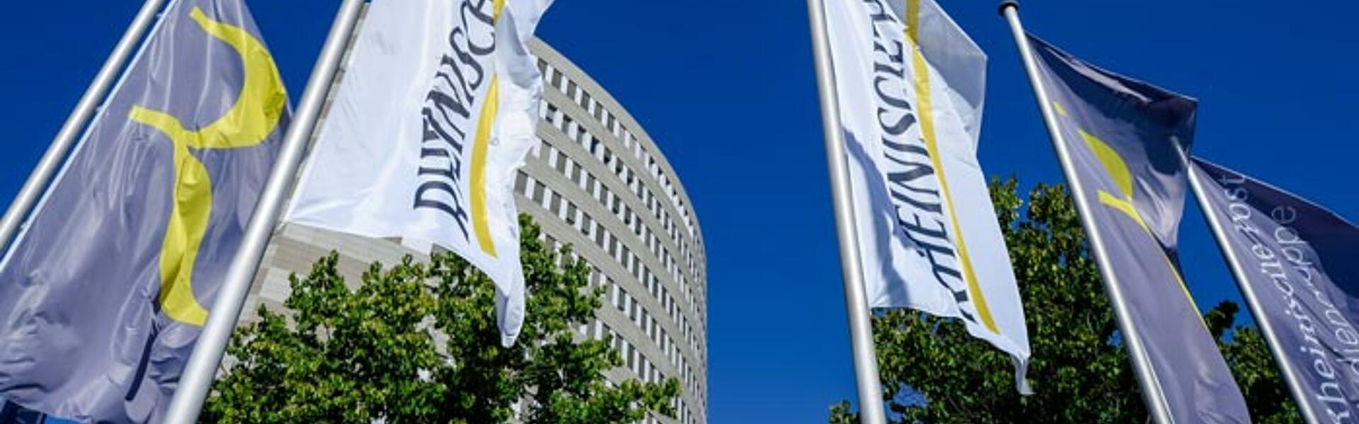 Success Story | Rheinische Post | Company Building Flags